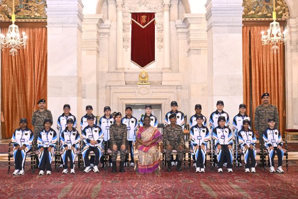 President Murmu interacts with students from Sikkim, Arunachal Pradesh