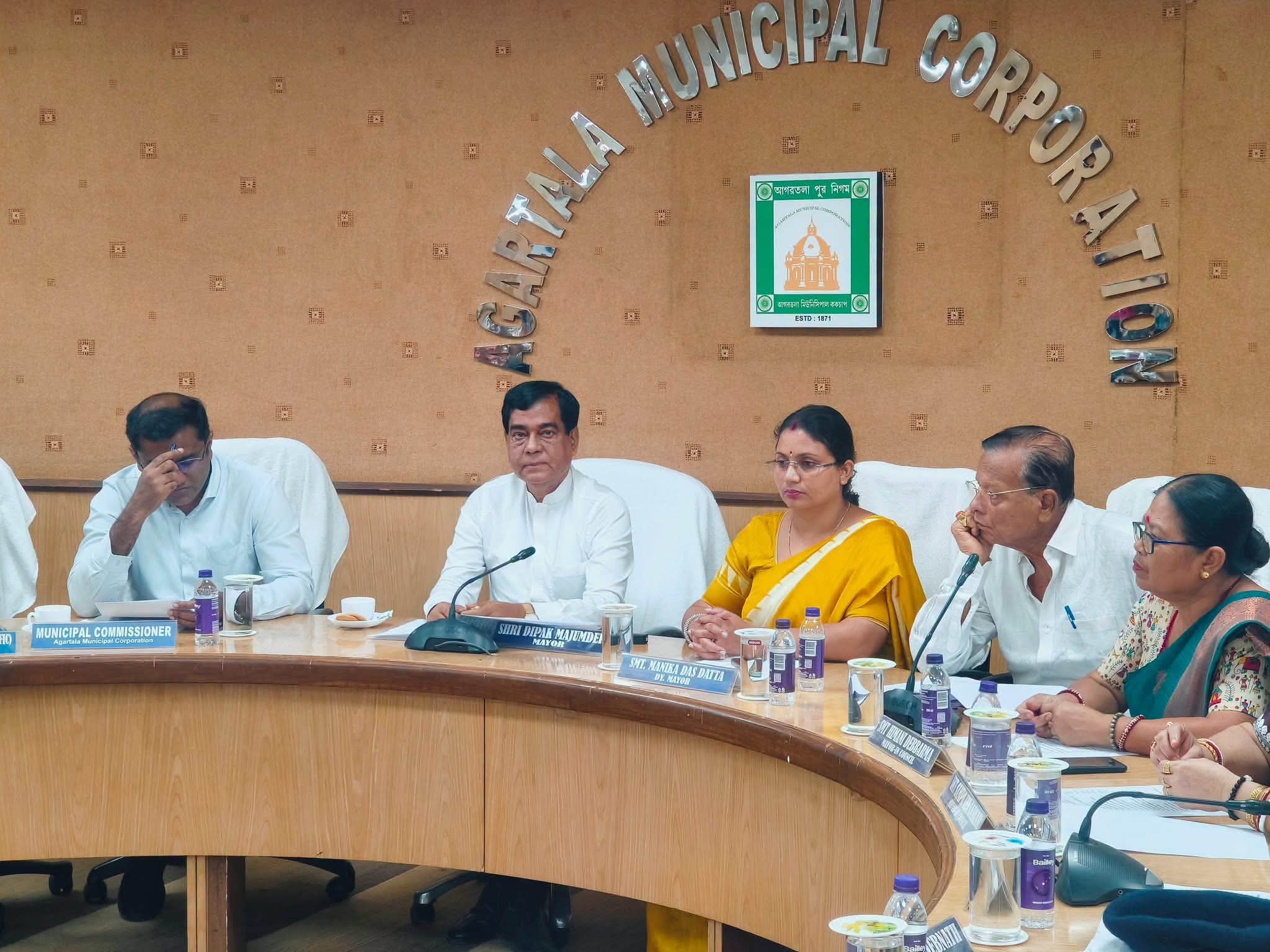 Preparations for Maayer Gomon reviewed at a meeting chaired by Mayor